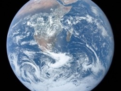 The_Blue_Marble_(remastered).jpg